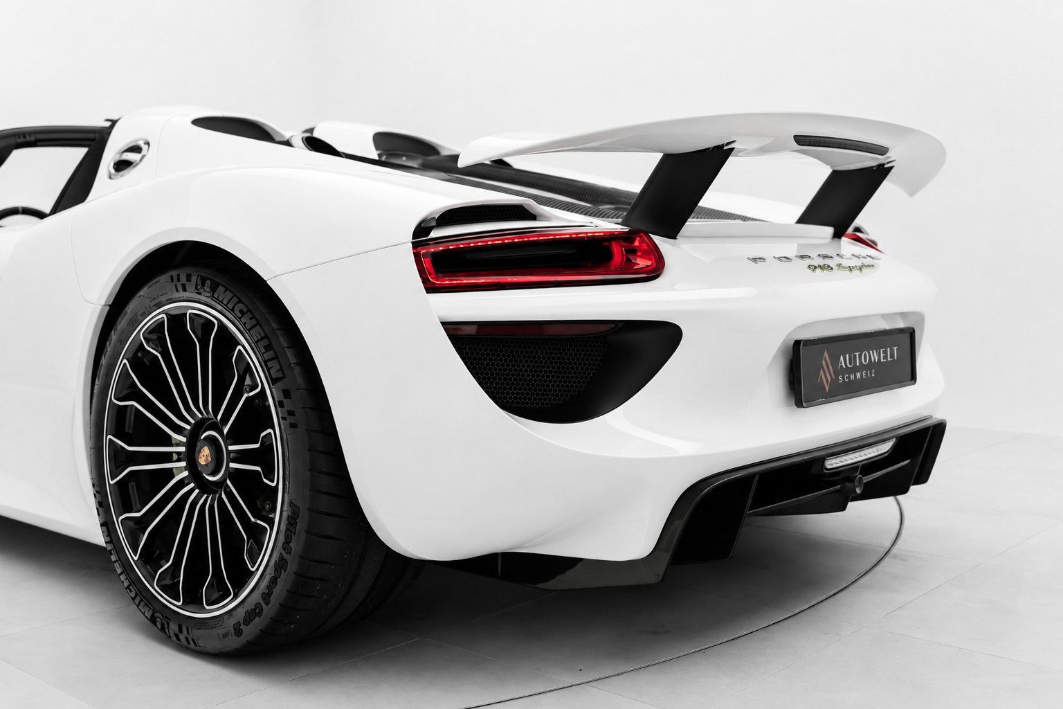 PORSCHE 918 Spyder-image-2