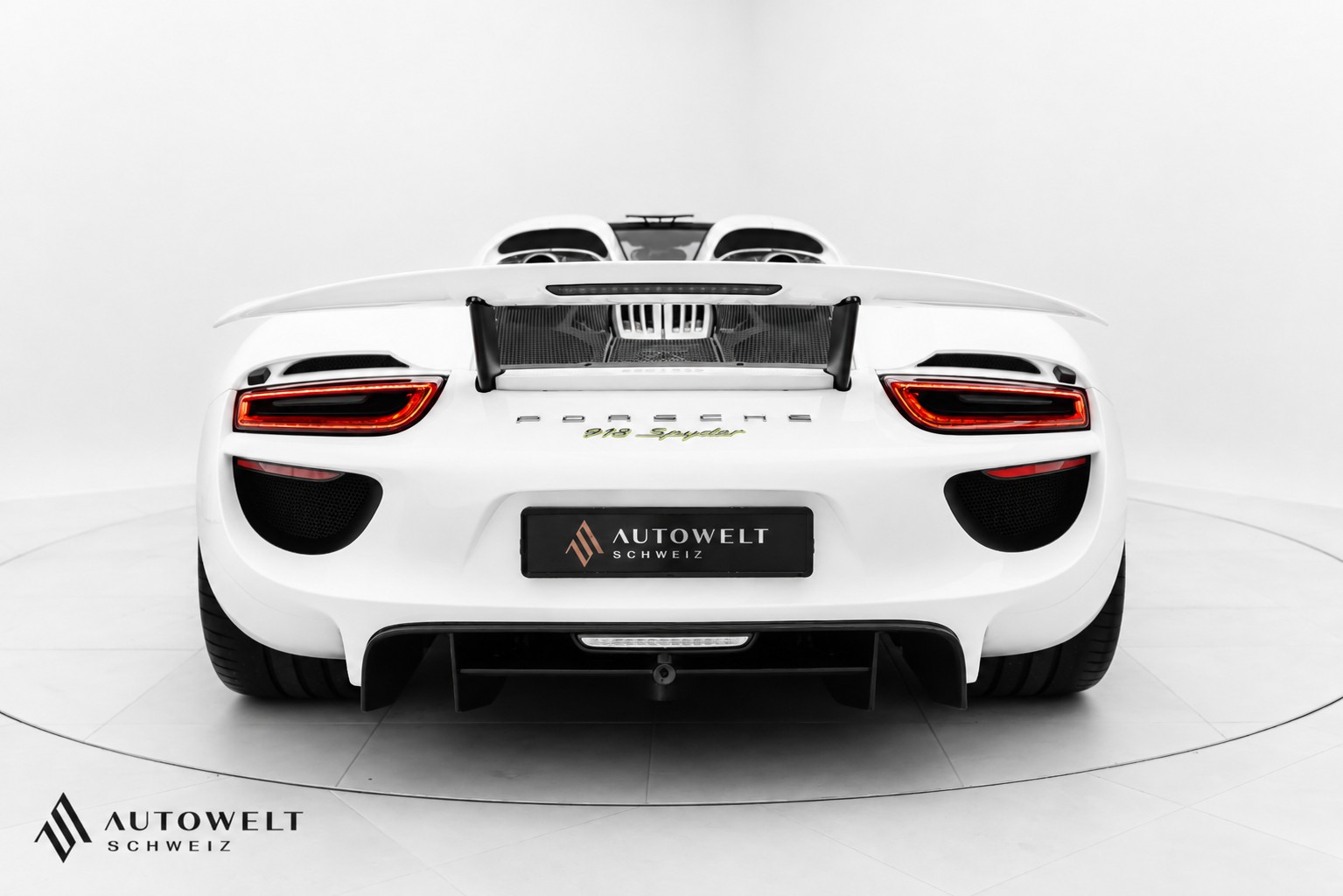 PORSCHE 918 Spyder-image-1