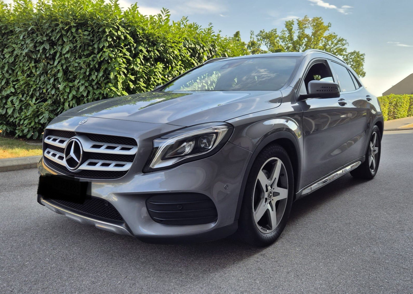 MERCEDES-BENZ GLA 250 AMG Line 4Matic-image-0