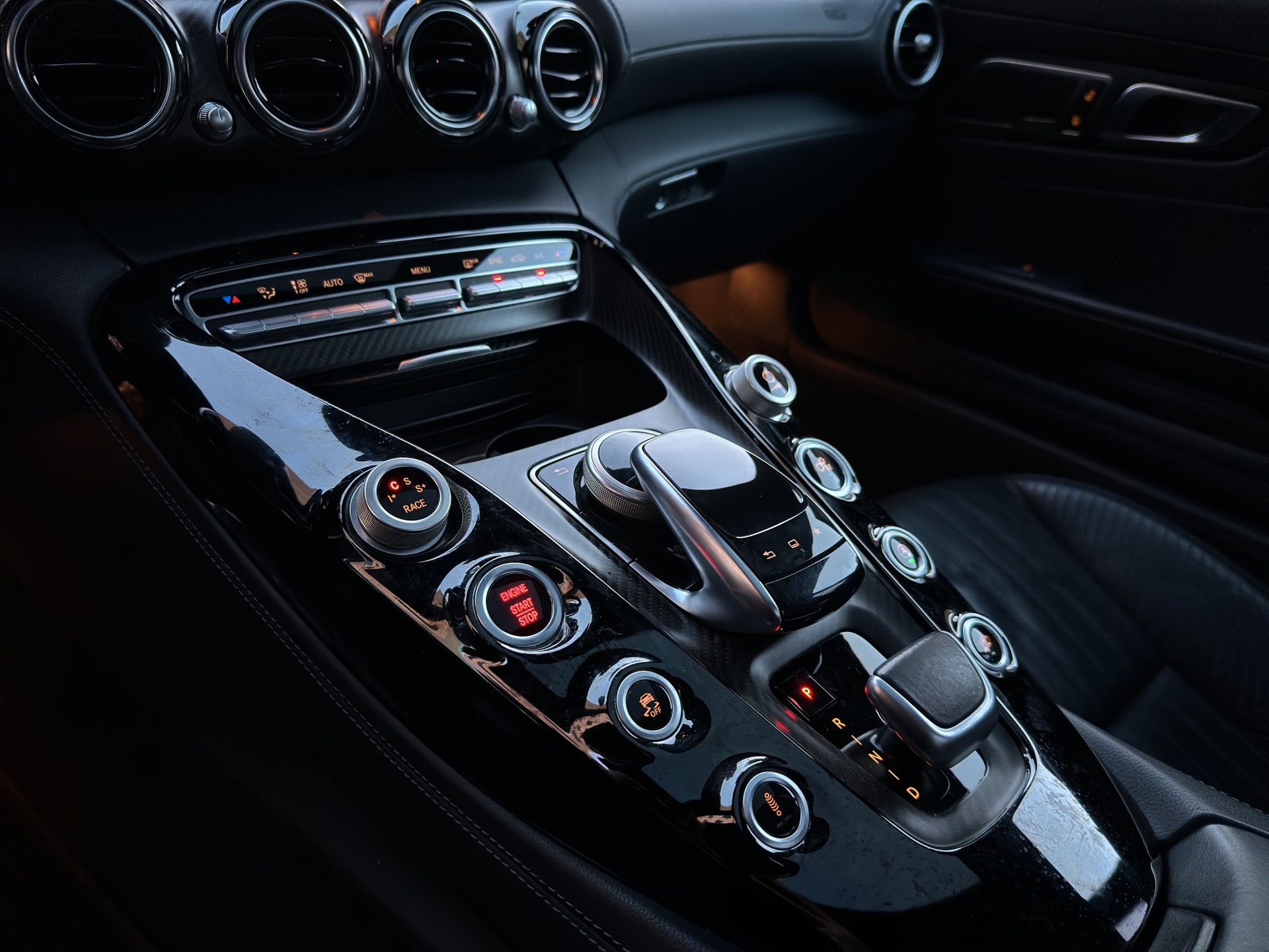MERCEDES-BENZ AMG GT S Speedshift DCT-image-10