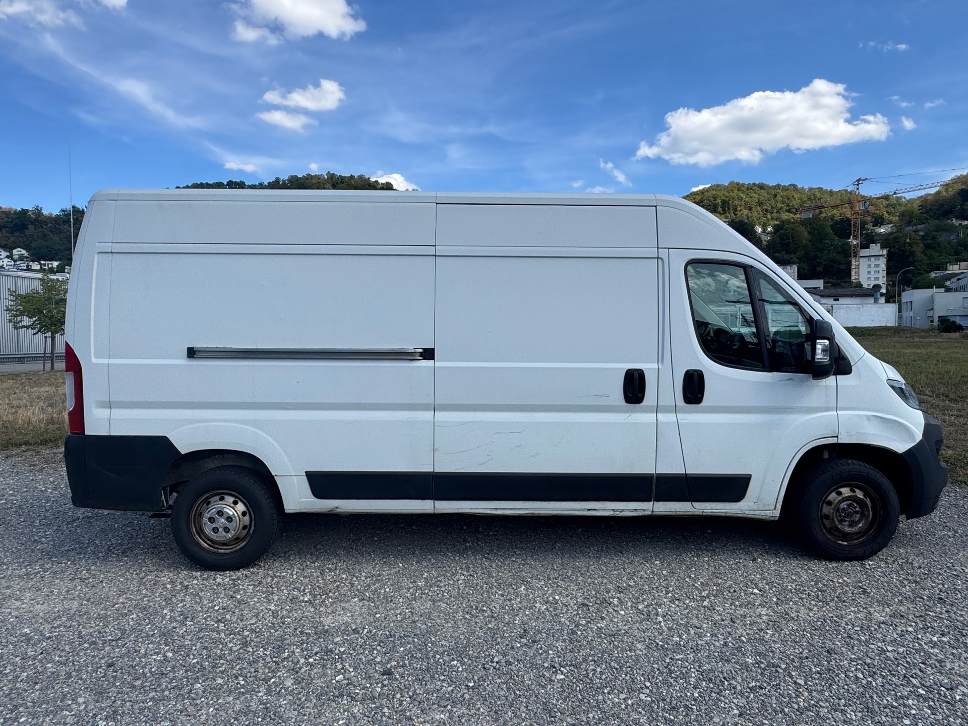 PEUGEOT Boxer 2.2 HDI 335 Pro L3H2-image-10