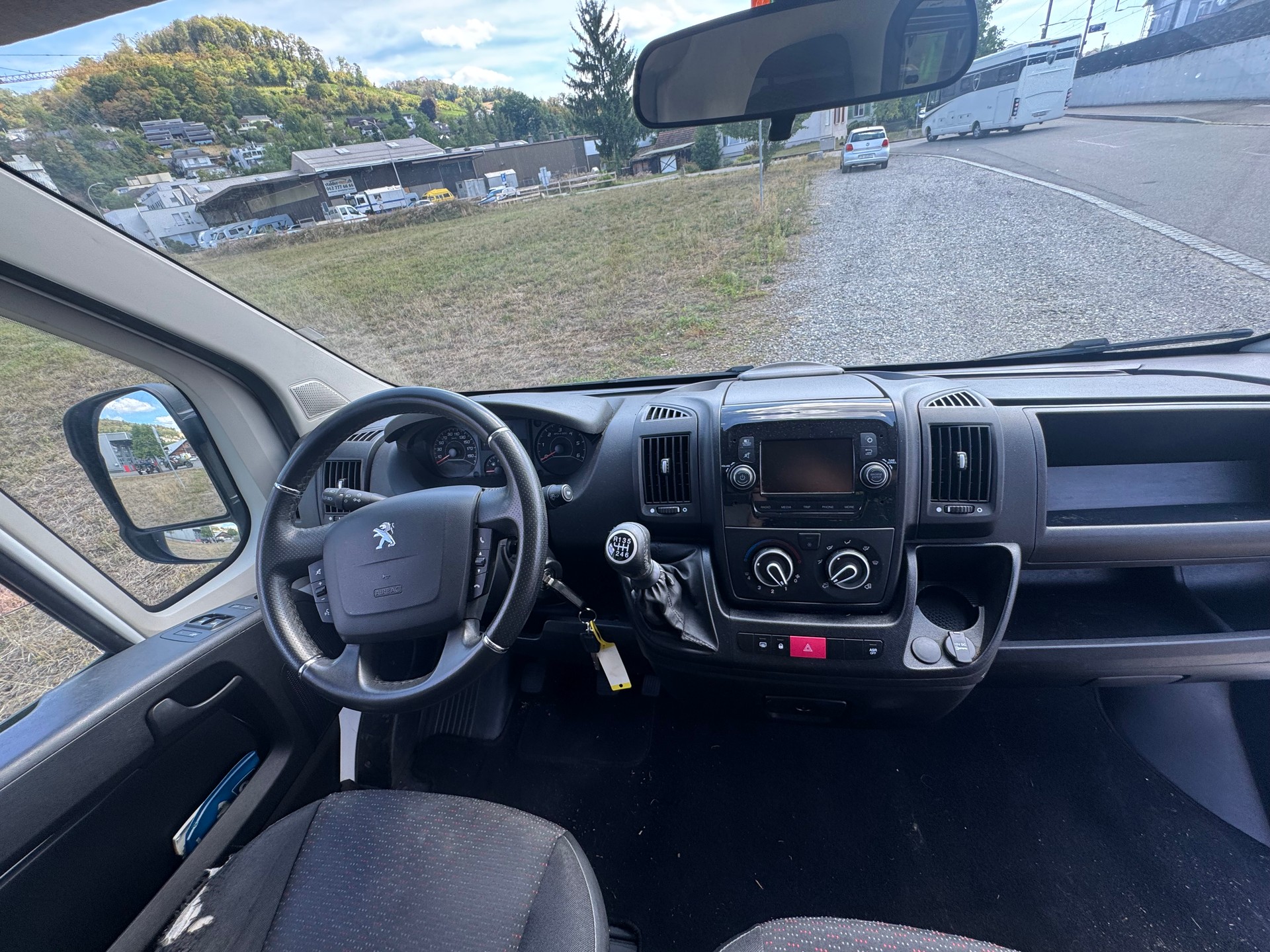 PEUGEOT Boxer 2.2 HDI 335 Pro L3H2-image-11