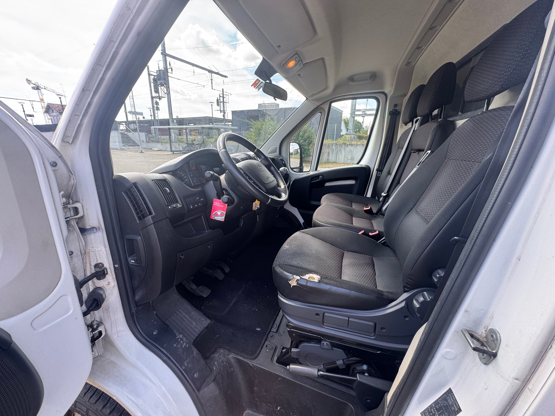 PEUGEOT Boxer 2.2 HDI 335 Pro L3H2-image-14