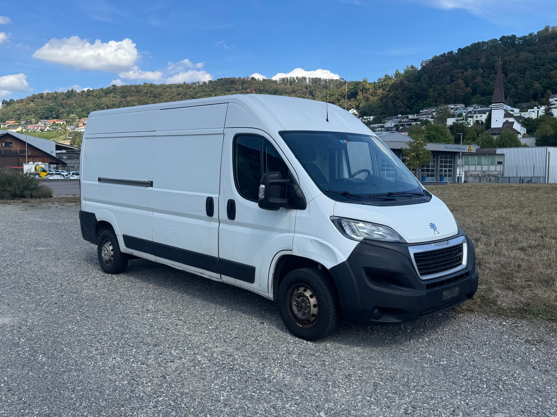 PEUGEOT Boxer 2.2 HDI 335 Pro L3H2-image-0
