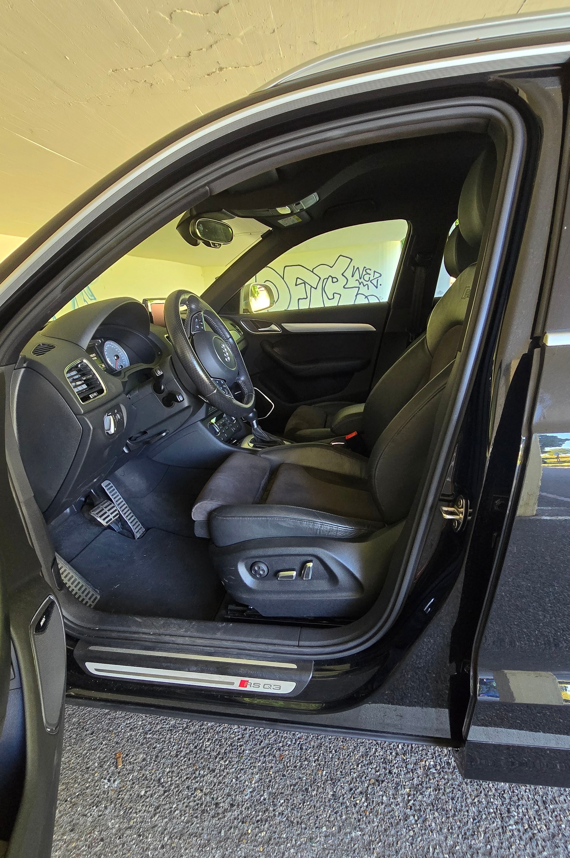 AUDI 2.5 TFSI quattro S tronic-image-4