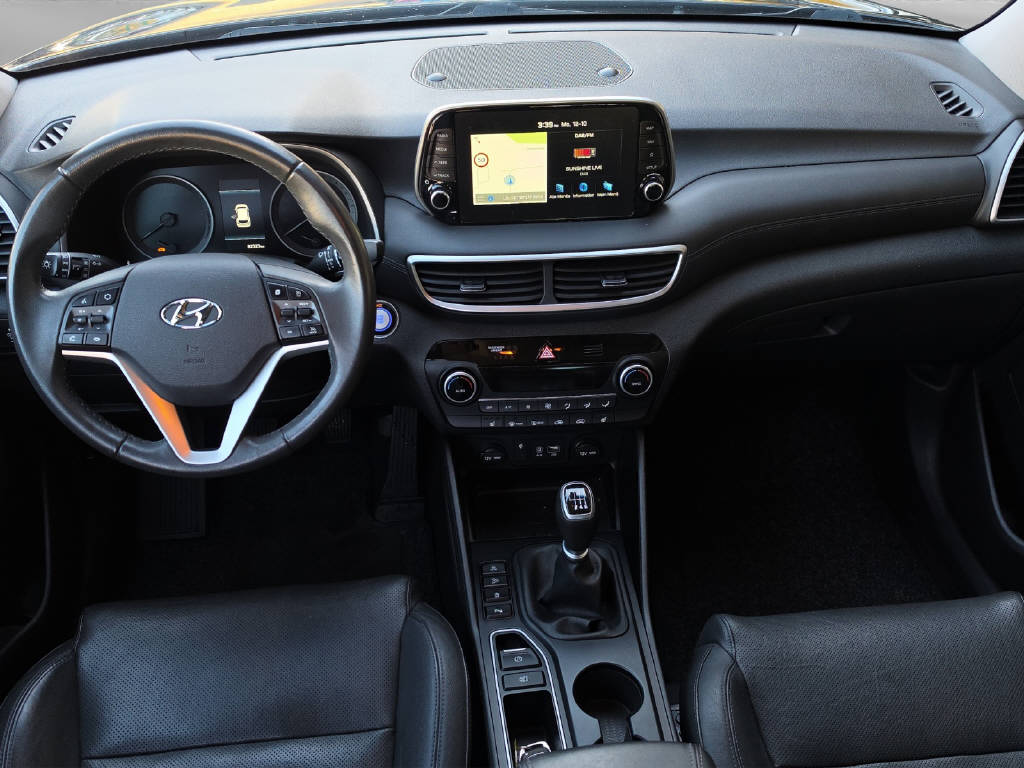 HYUNDAI Tucson 1.6 CRDi Amplia 2WD-image-4