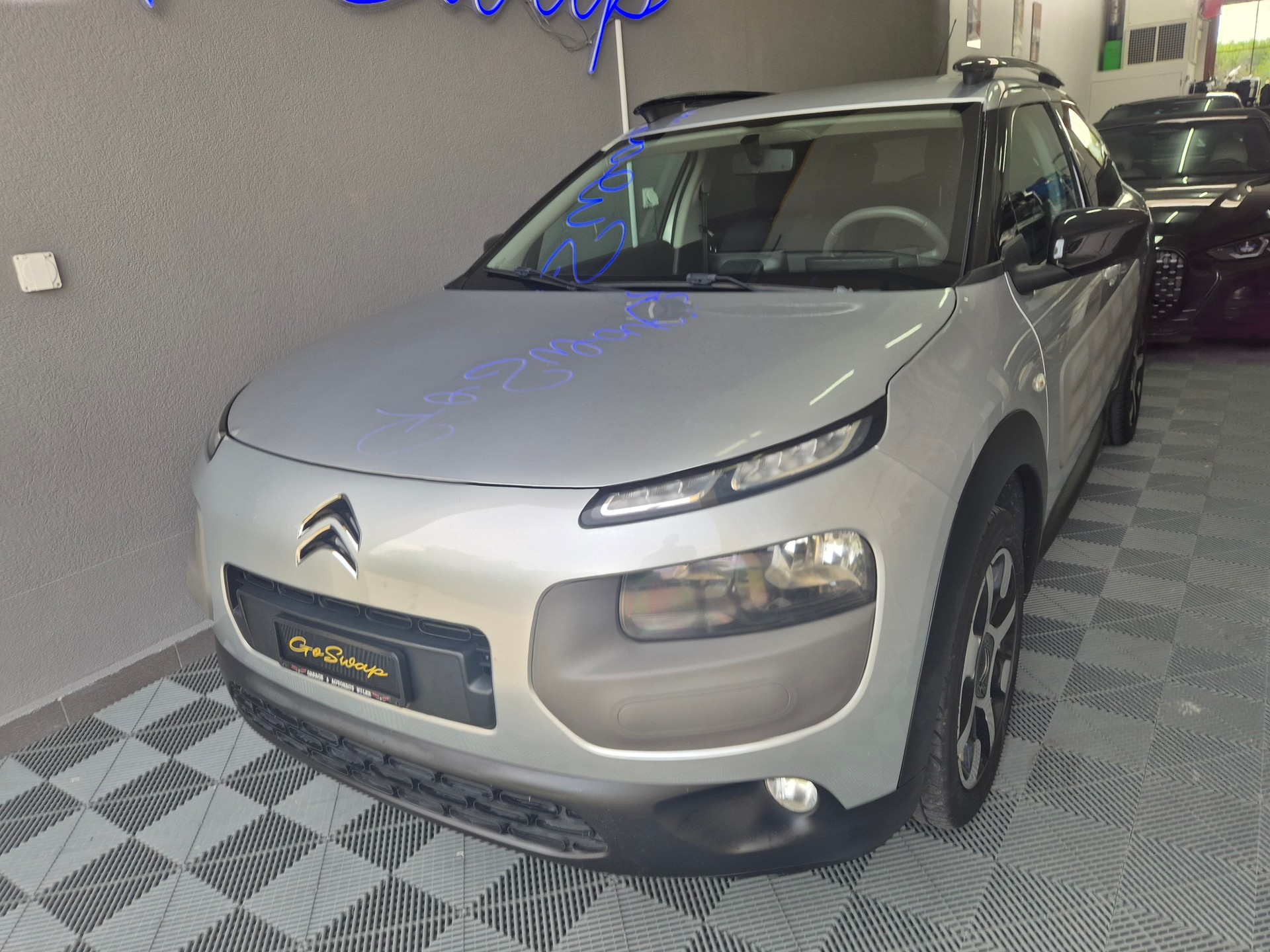 CITROEN C4 Cactus 1.2 VTi Feel Edition-image-1