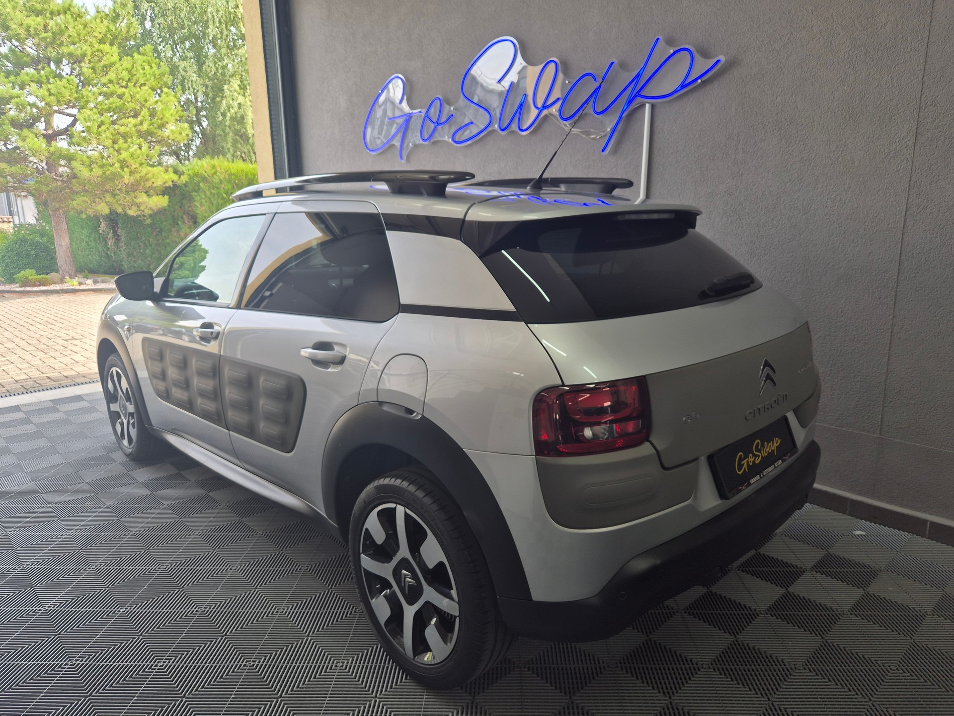 CITROEN C4 Cactus 1.2 VTi Feel Edition-image-2