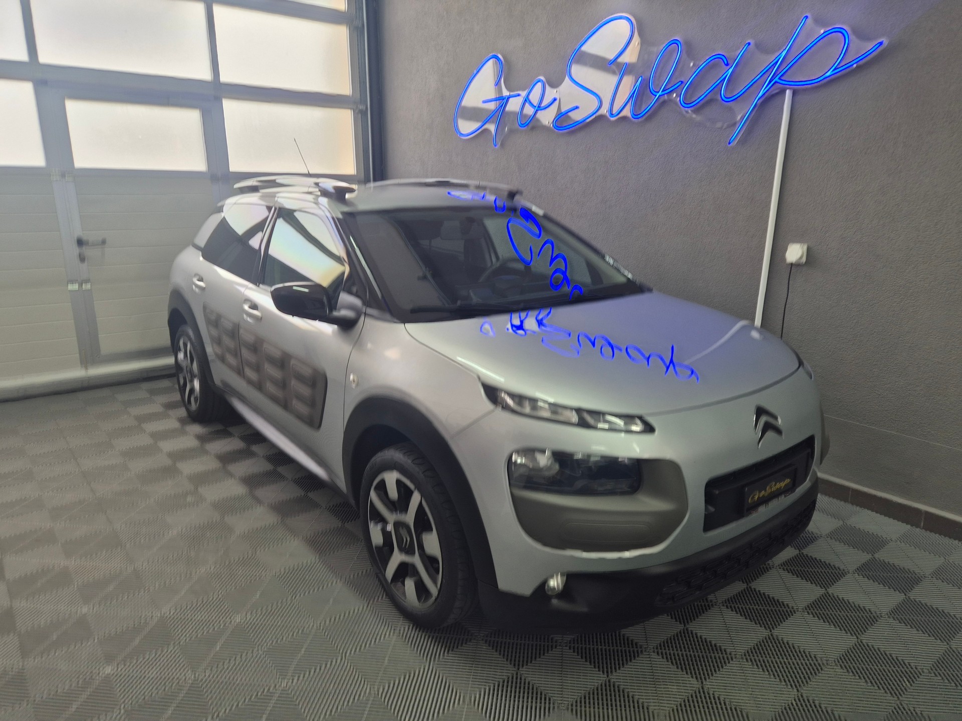 CITROEN C4 Cactus 1.2 VTi Feel Edition-image-3