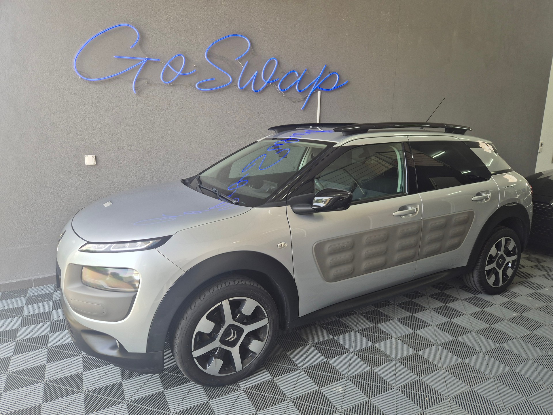 CITROEN C4 Cactus 1.2 VTi Feel Edition-image-0