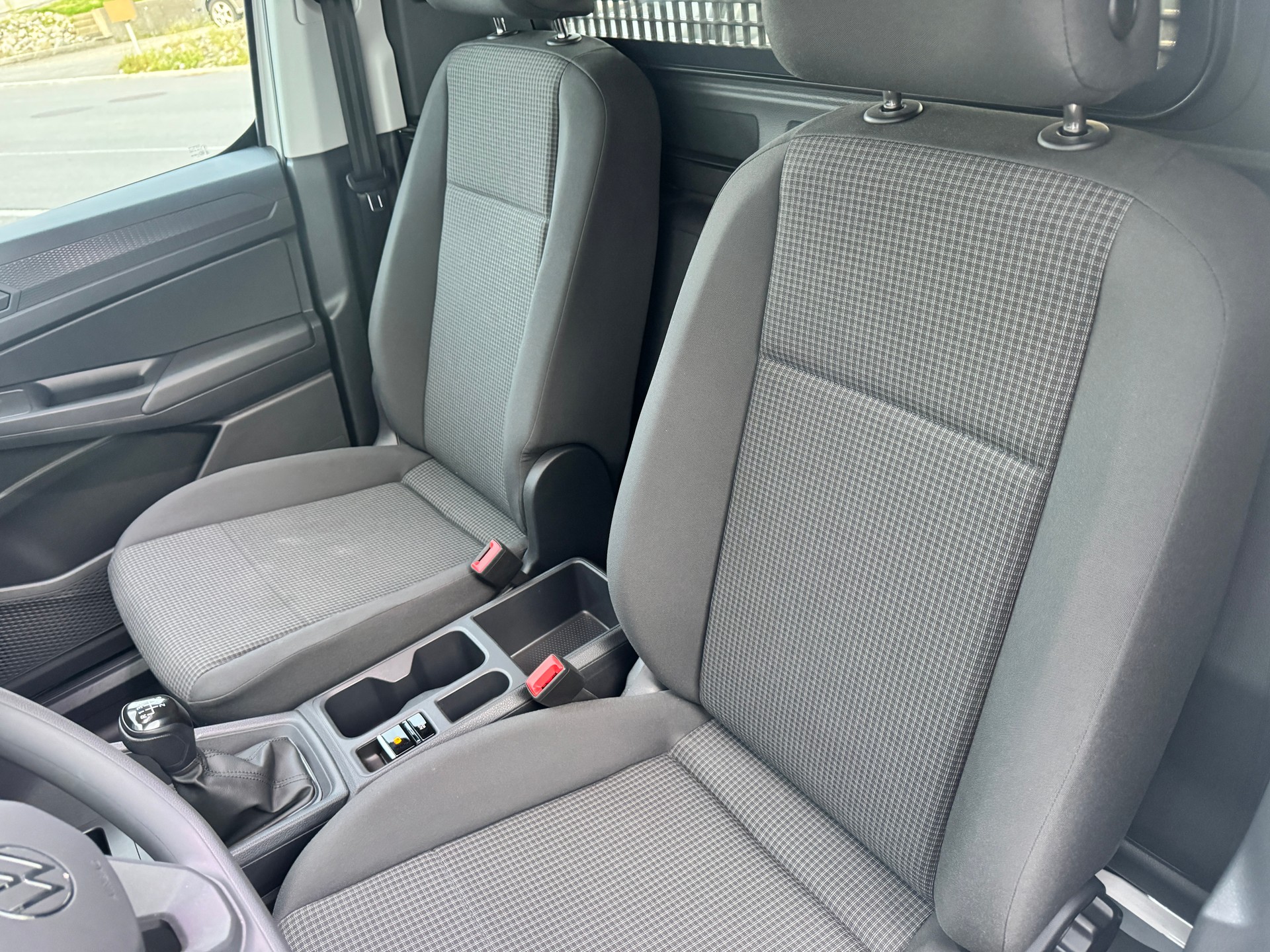 VW Caddy Cargo 2.0TDI Entry-image-5