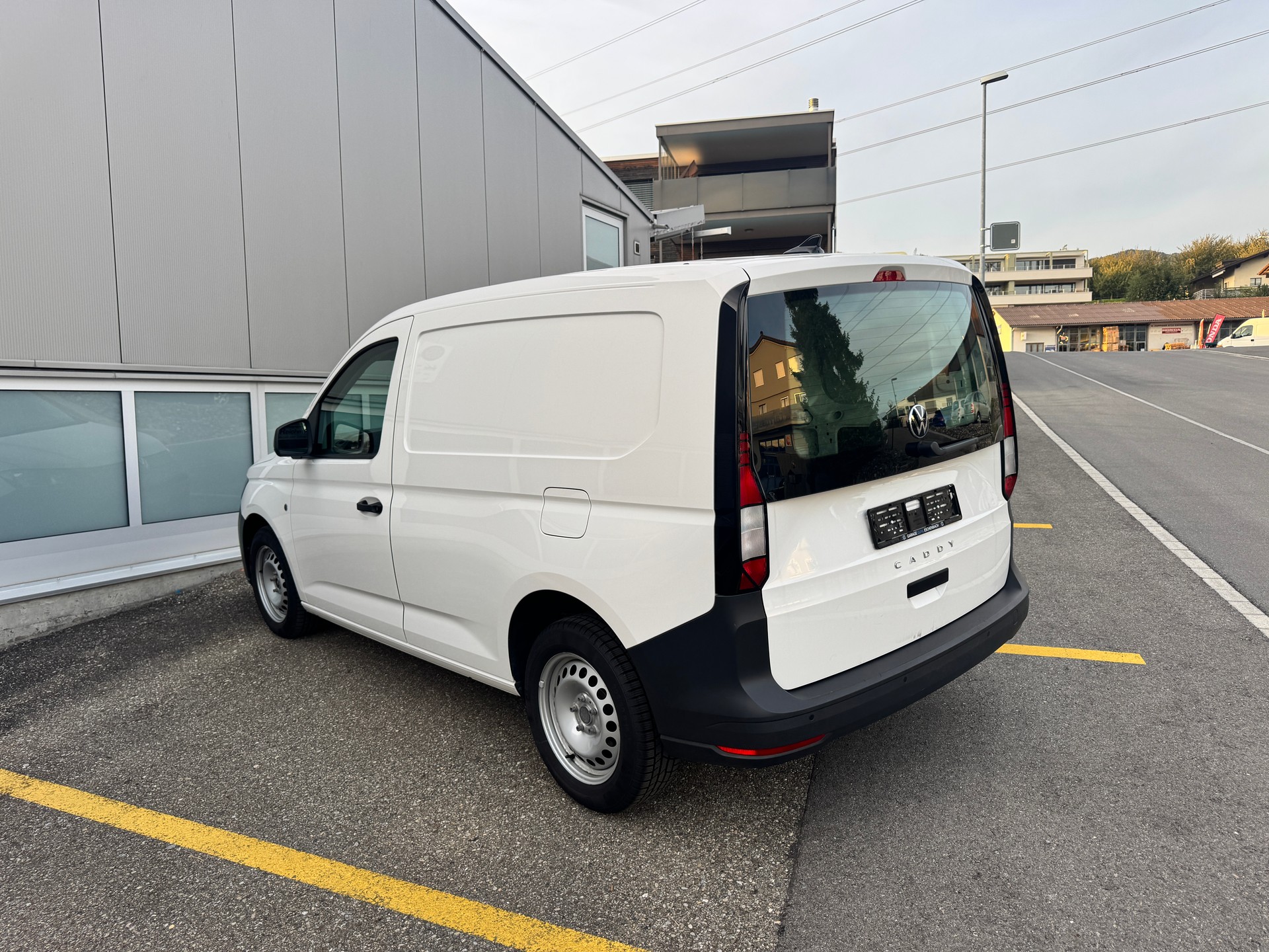 VW Caddy Cargo 2.0TDI Entry-image-2