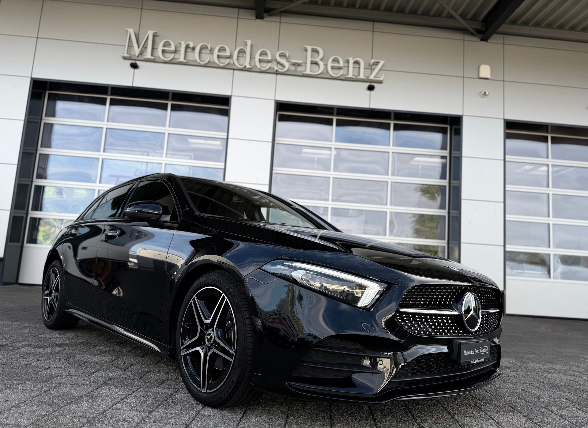 MERCEDES-BENZ A 180 AMG Line Night Star 7G-DCT