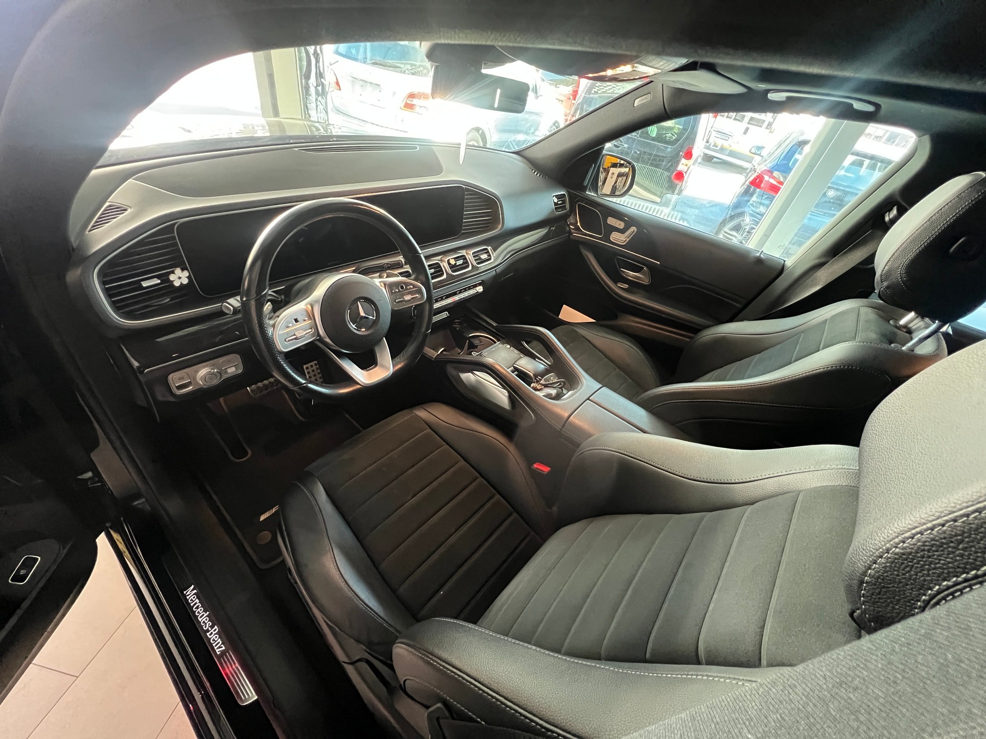 MERCEDES-BENZ GLE 350d 4 Matic AMG Line 9G-Tronic-image-9