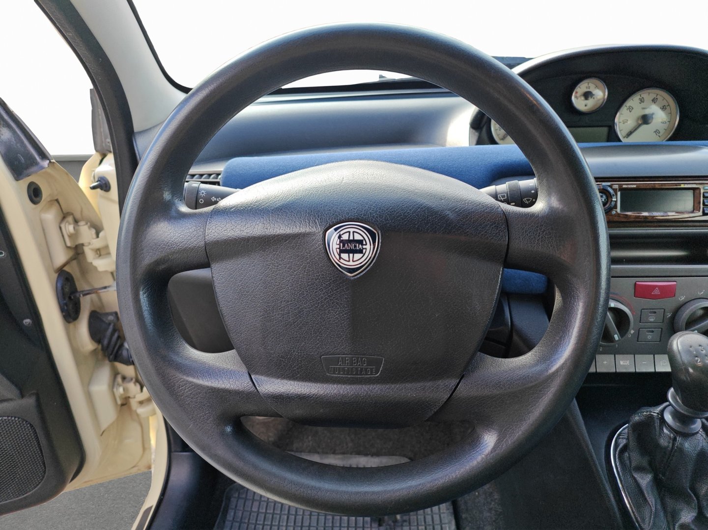LANCIA Ypsilon 1.2 – Expertisée + service 01.2025, idéale 1er véhicule-image-10