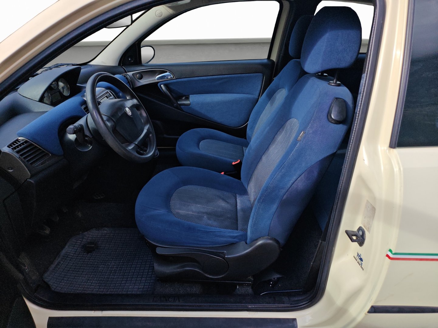 LANCIA Ypsilon 1.2 – Expertisée + service 01.2025, idéale 1er véhicule-image-9