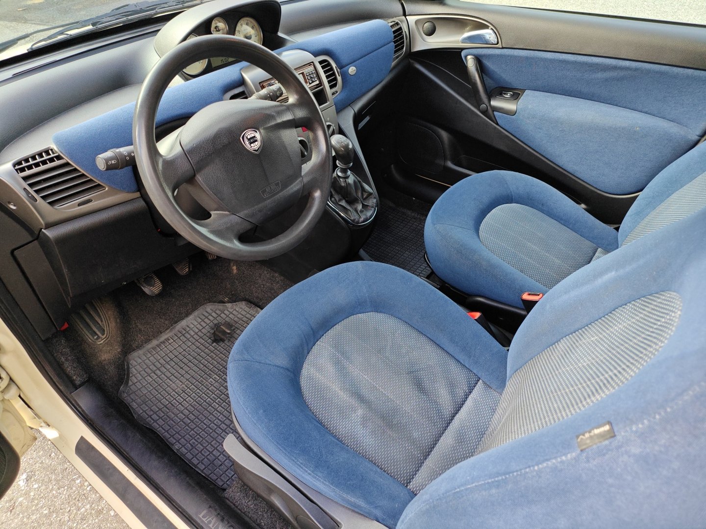 LANCIA Ypsilon 1.2 – Expertisée + service 01.2025, idéale 1er véhicule-image-11