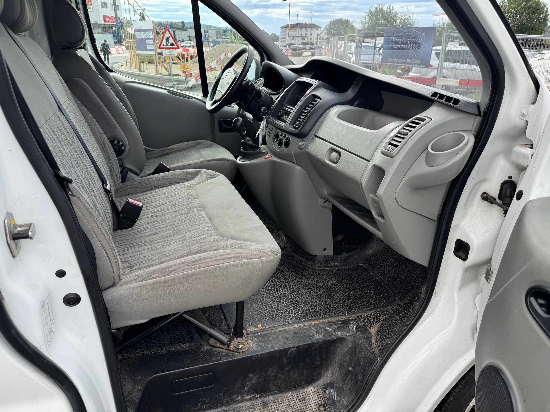 NISSAN Primastar 2.5dCi 150 Pro 2.7t-image-5
