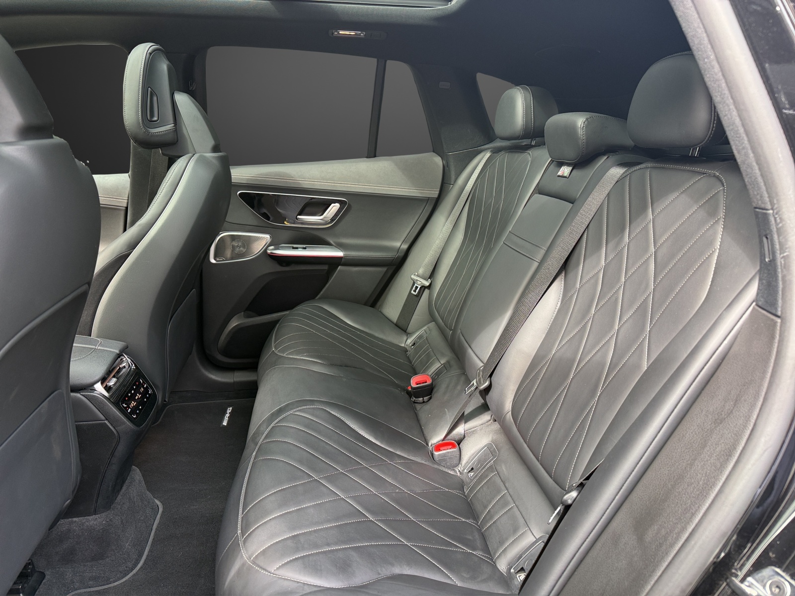 MERCEDES-BENZ EQE SUV 500 4 Matic Executive Edition-image-12