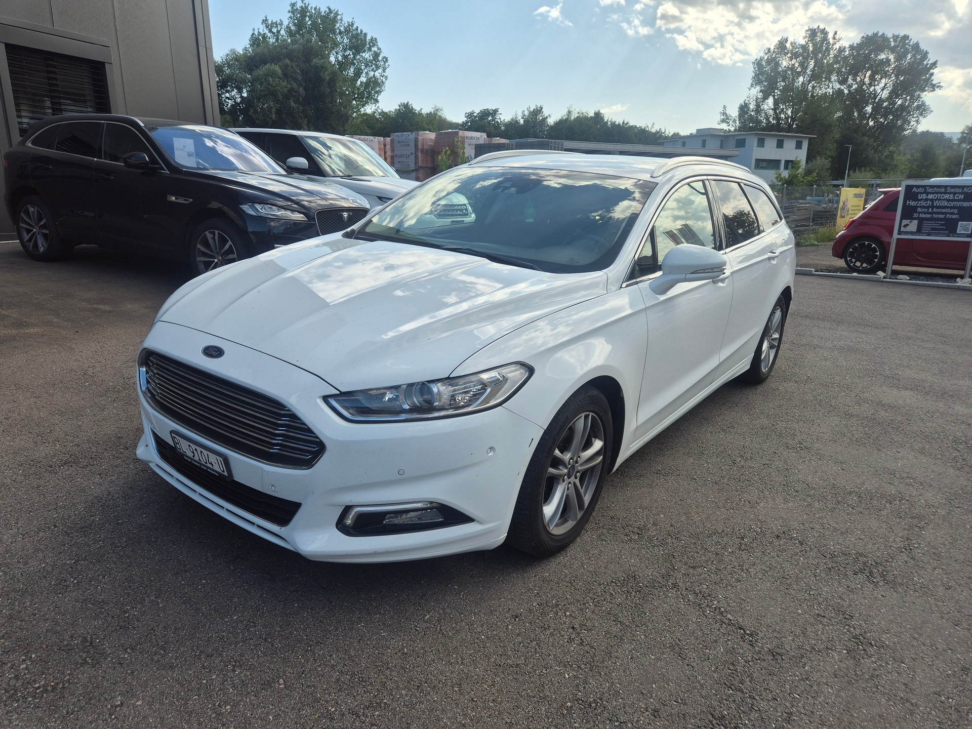 FORD Mondeo 2.0 TDCi Business Plus PowerShift-image-1