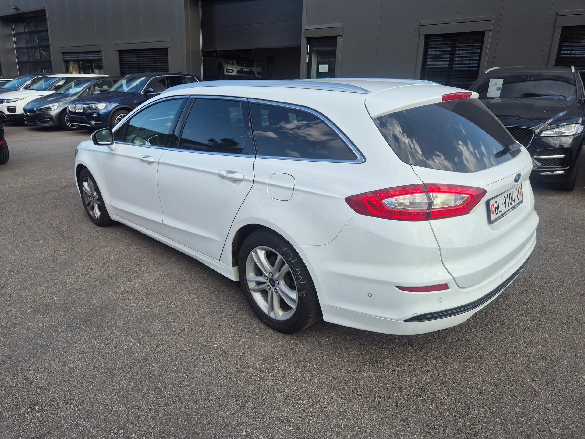 FORD Mondeo 2.0 TDCi Business Plus PowerShift-image-2
