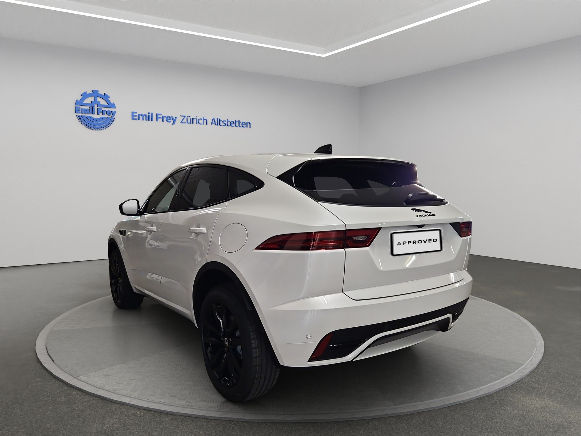 JAGUAR E-Pace 1.5 T 270e R-Dynamic SE AWD-image-11