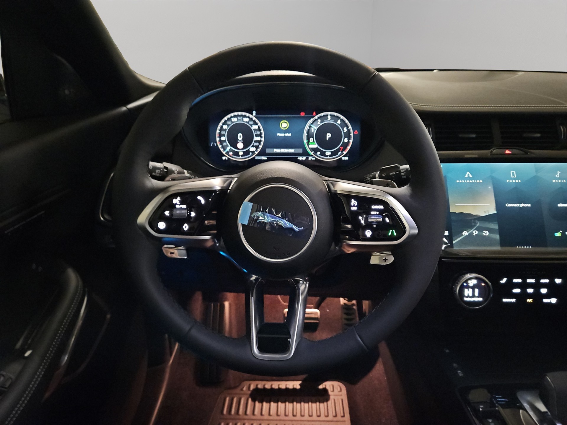 JAGUAR E-Pace 1.5 T 270e R-Dynamic SE AWD-image-9
