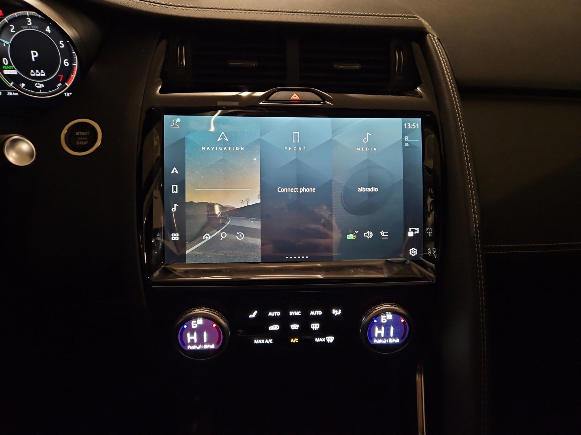 JAGUAR E-Pace 1.5 T 270e R-Dynamic SE AWD-image-8