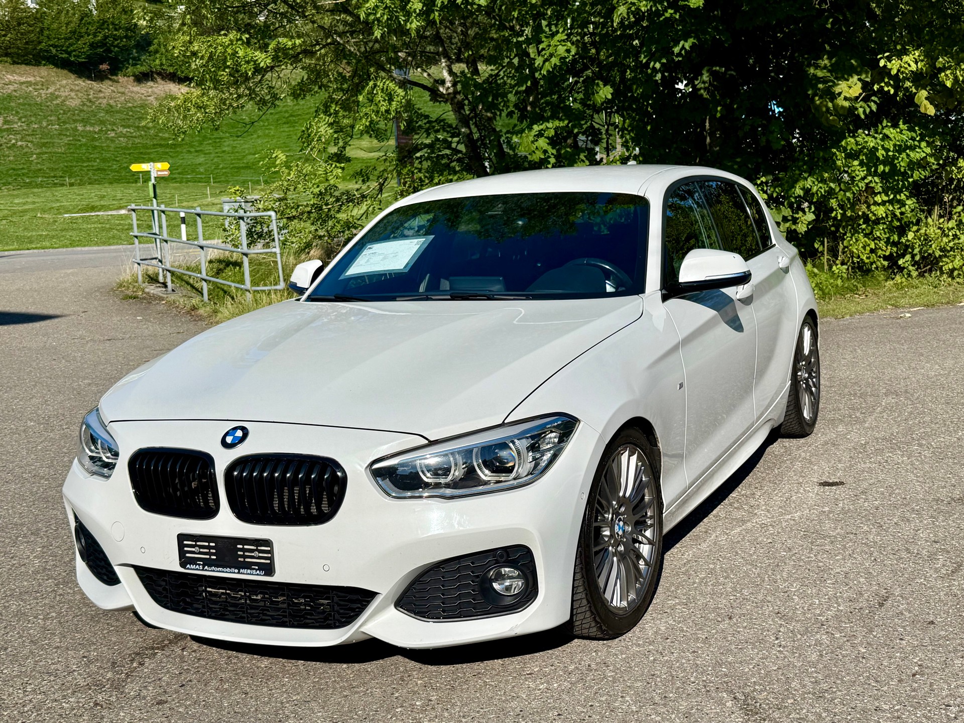BMW 120d xDrive M Sport Steptronic-image-3
