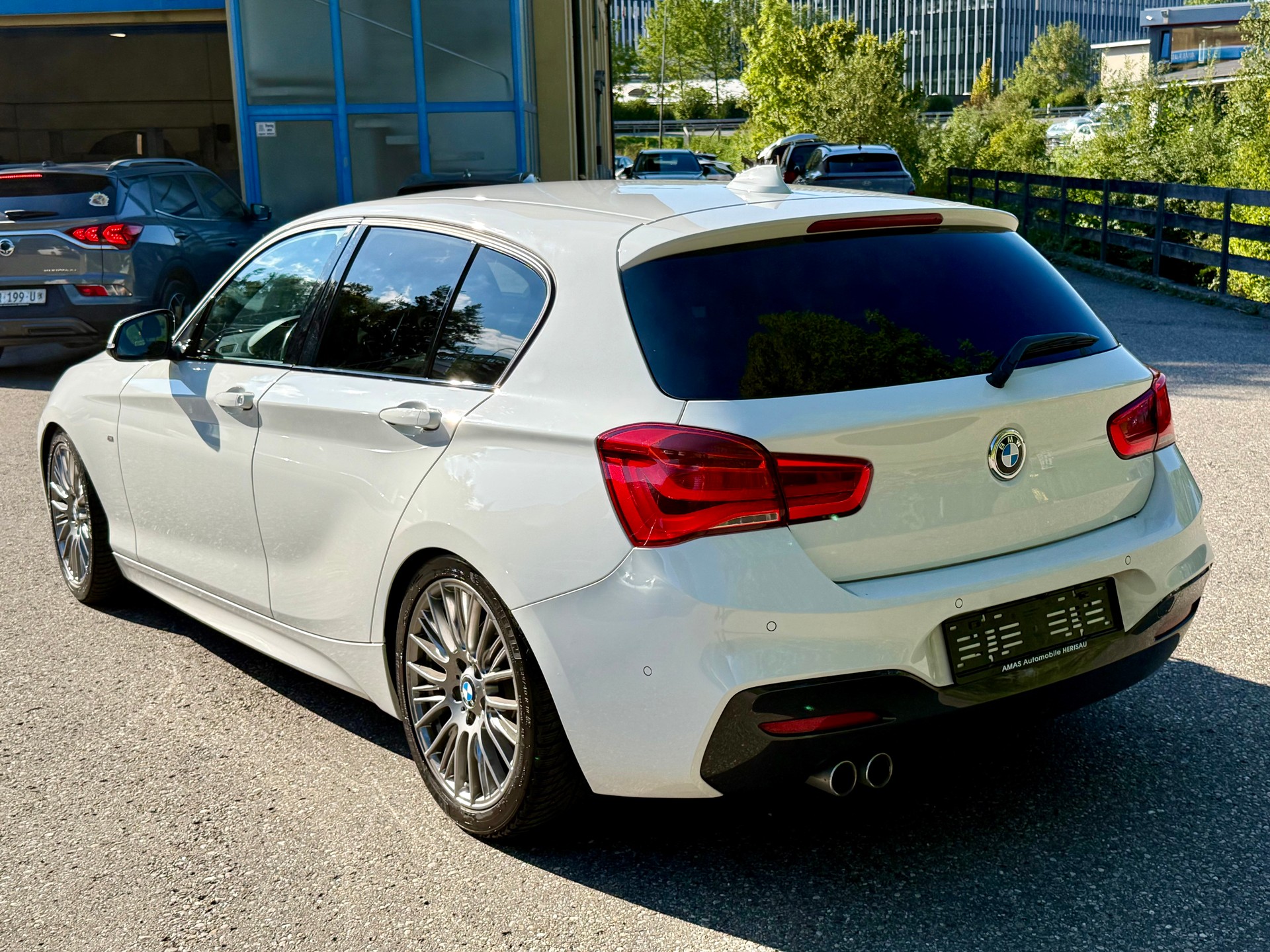 BMW 120d xDrive M Sport Steptronic-image-4