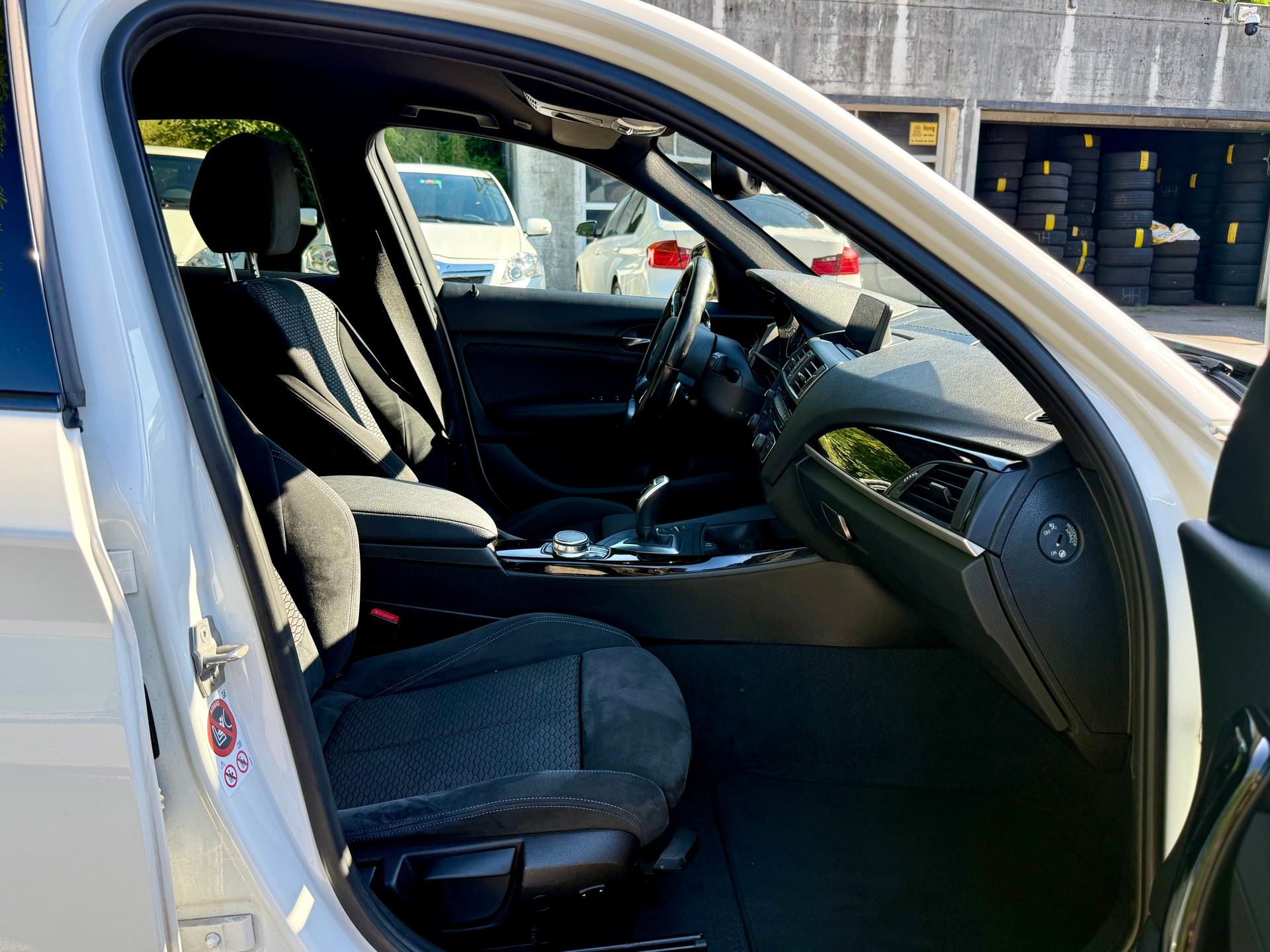 BMW 120d xDrive M Sport Steptronic-image-9