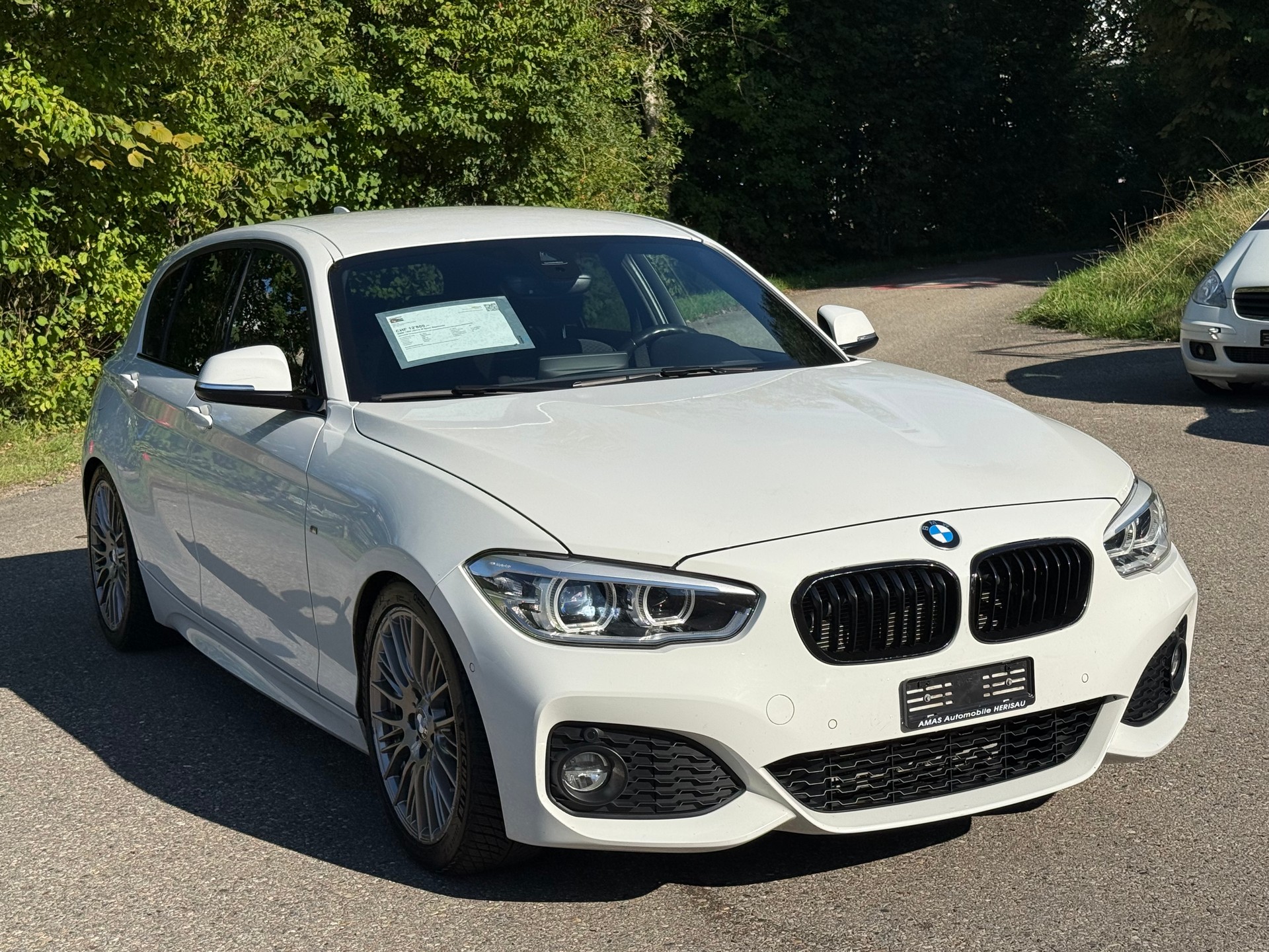 BMW 120d xDrive M Sport Steptronic-image-1