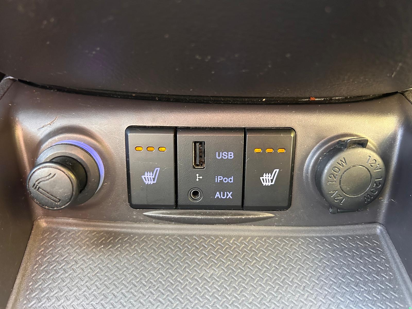 HYUNDAI Santa Fe 2.2 CRDI Style 4WD Automatic-image-24