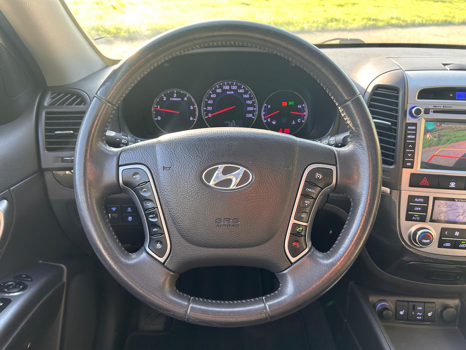 HYUNDAI Santa Fe 2.2 CRDI Style 4WD Automatic-image-18