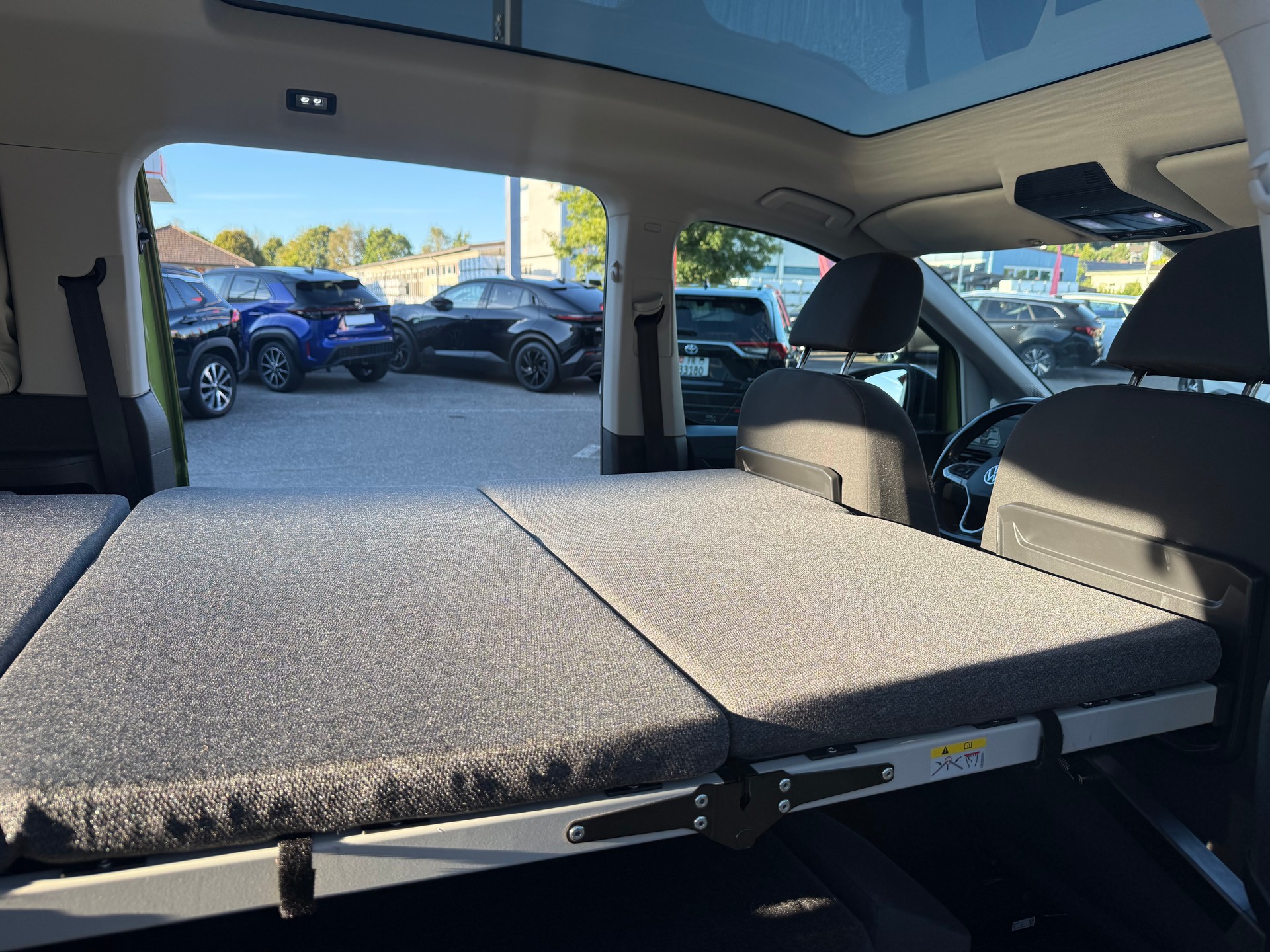 VW Caddy Maxi 2.0 TDI California DSG Golden Green-image-17