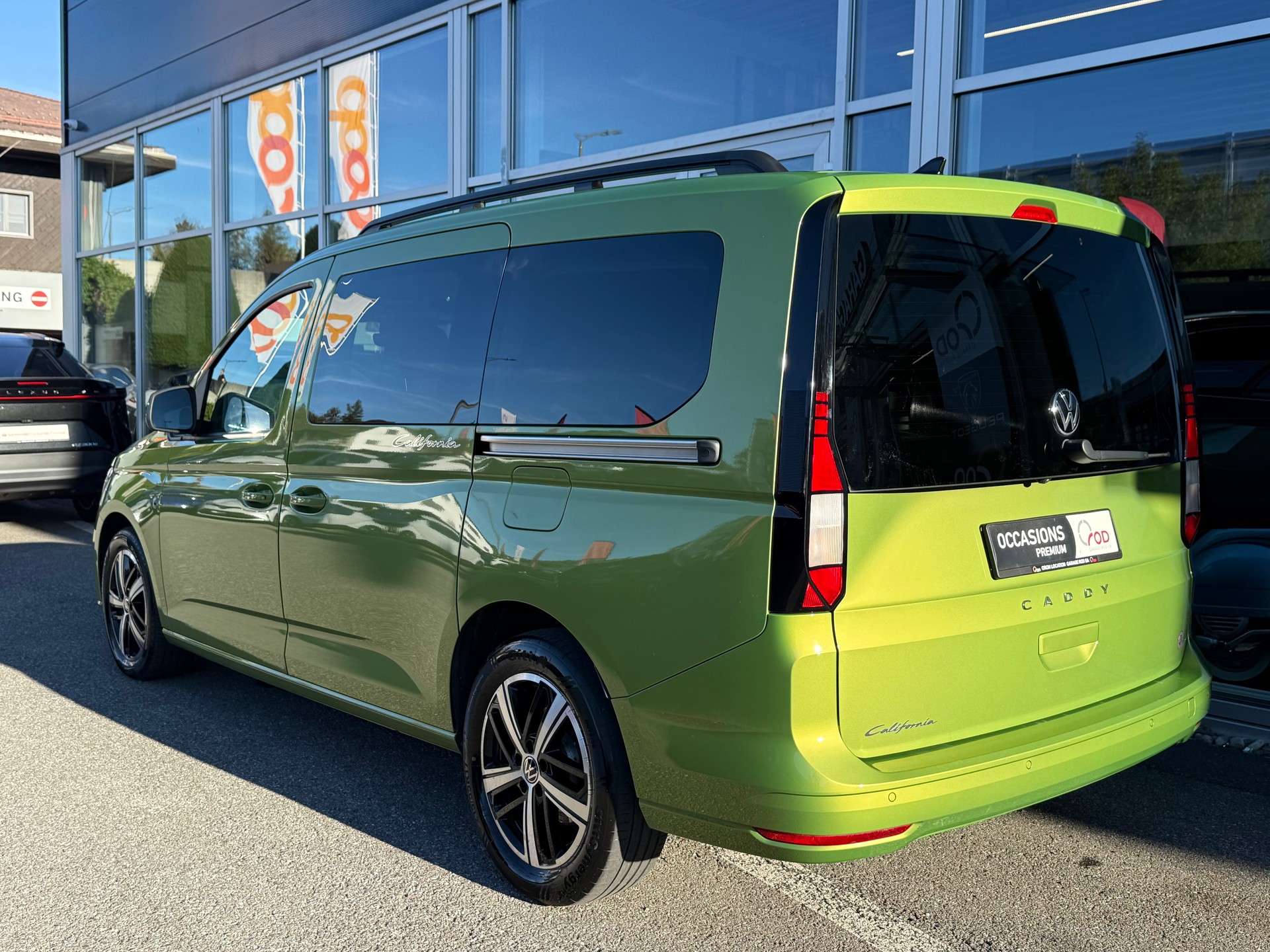 VW Caddy Maxi 2.0 TDI California DSG Golden Green-image-5
