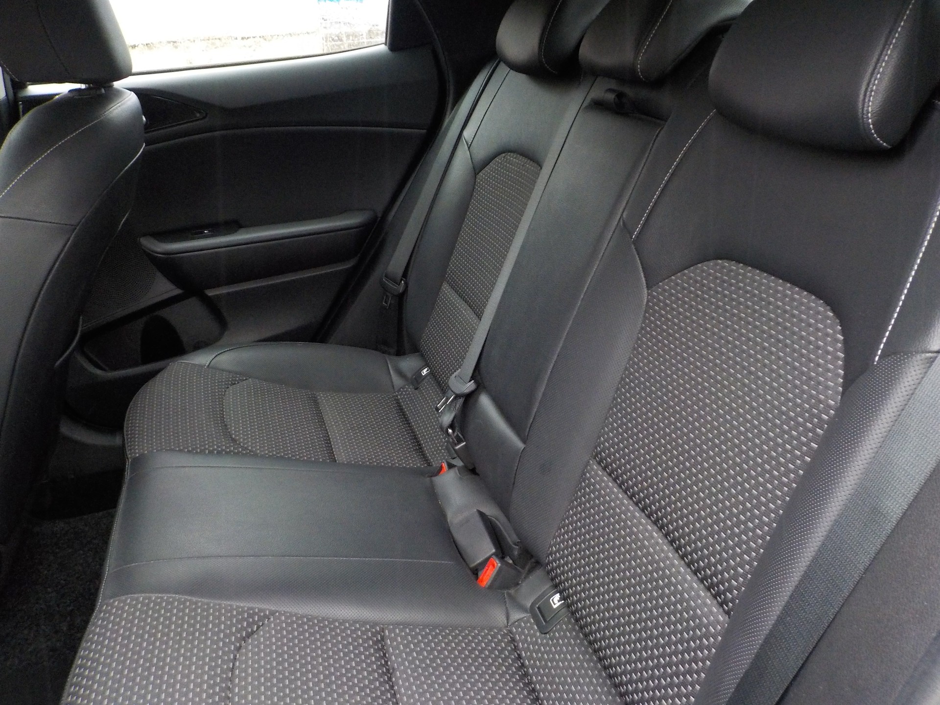 KIA XCeed 1.5 T-GDi Power-image-6