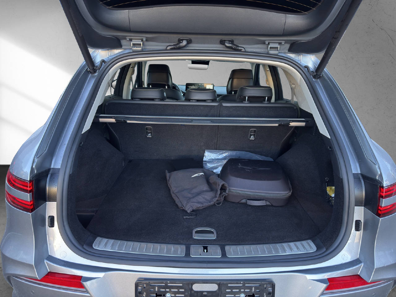 GENESIS GV70 Dual Motor Sport AWD-image-11