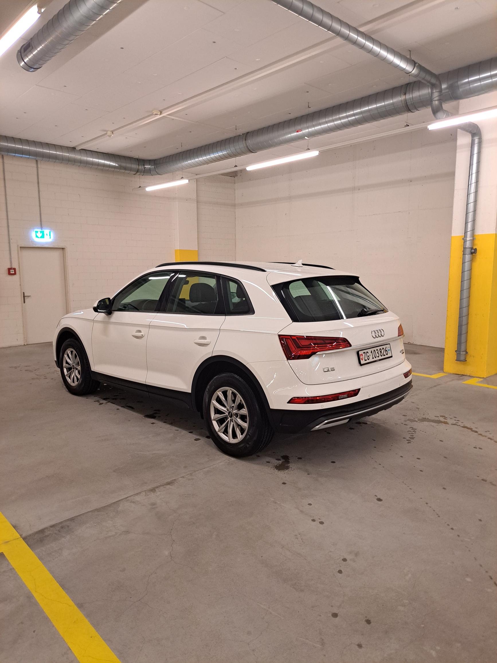 AUDI 2.0 40 TDI Black Edition quattro S-Tronic-image-2