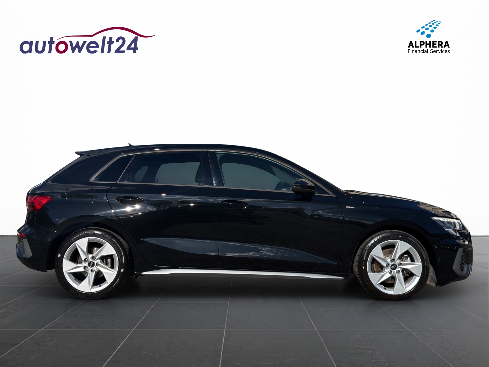 AUDI A3 Sportback 40 TFSI S line quattro S-tronic-image-3