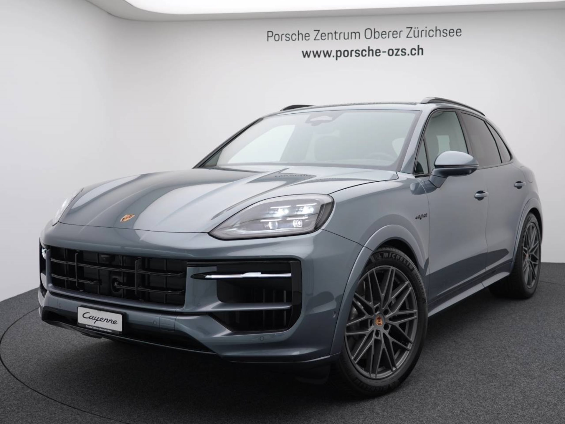 PORSCHE Cayenne S E-Hybrid Black Edition-image-0