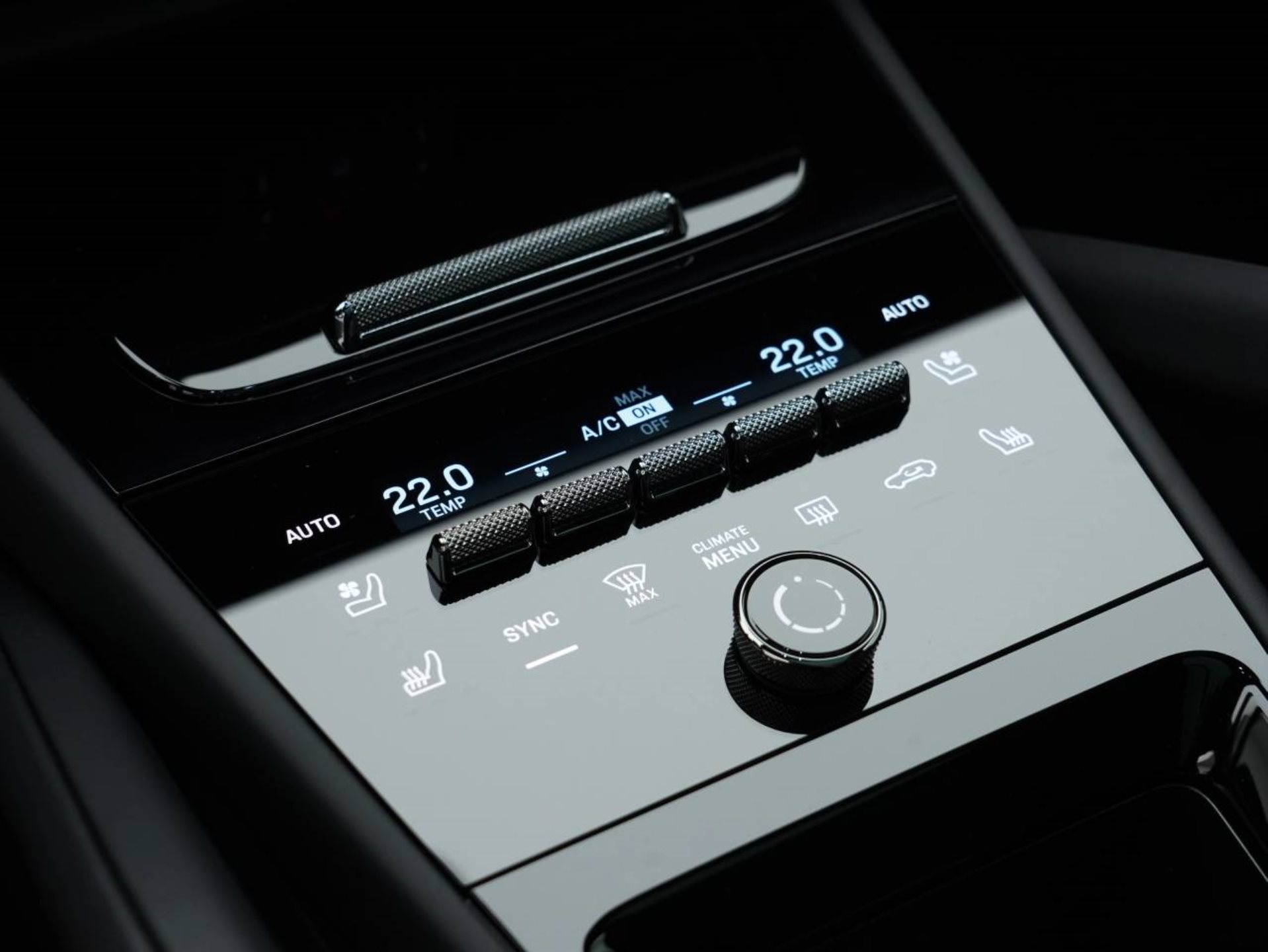 PORSCHE Cayenne S E-Hybrid Black Edition-image-19