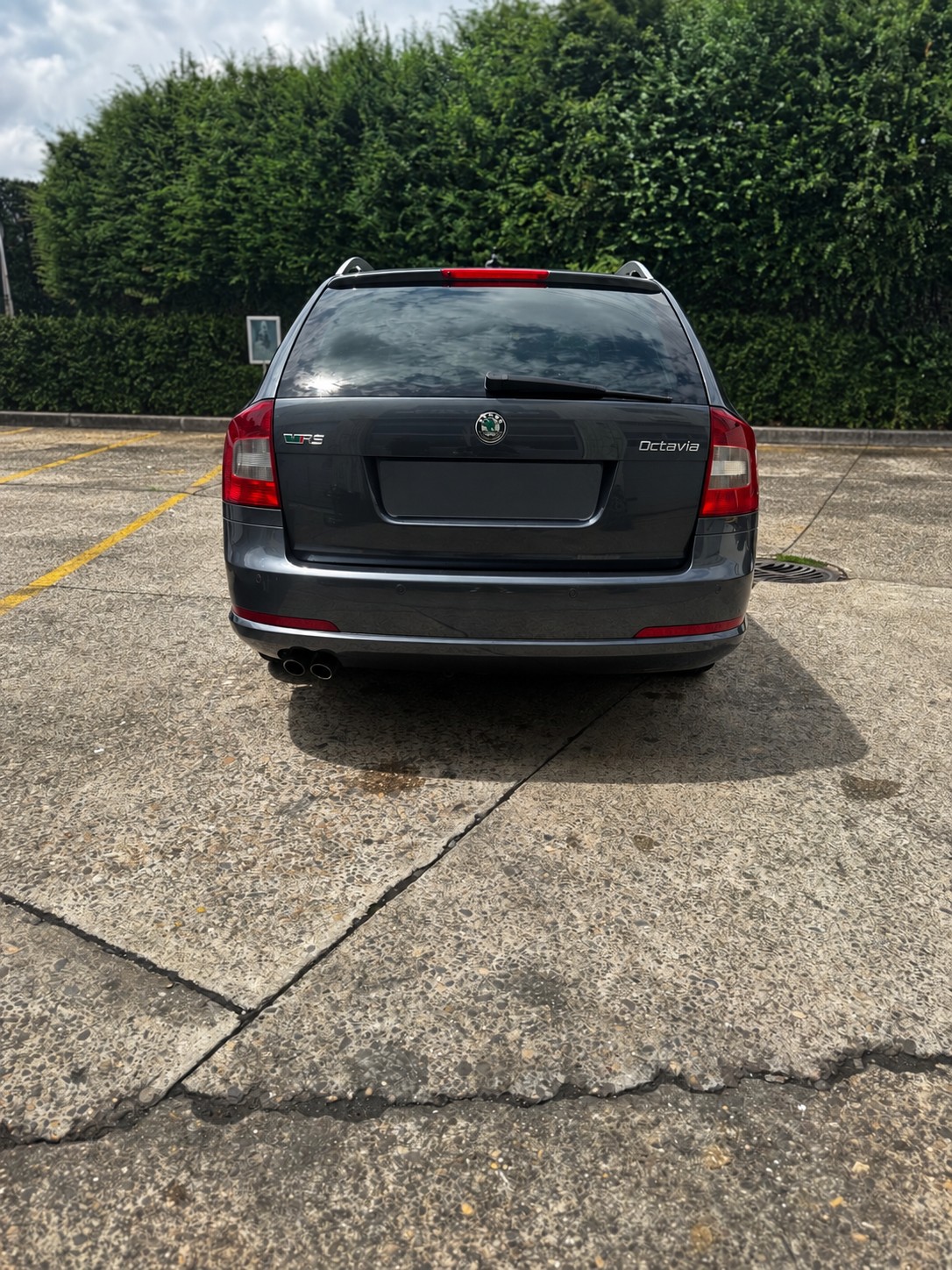 SKODA Octavia Combi 2.0 TDI RS DSG-image-2