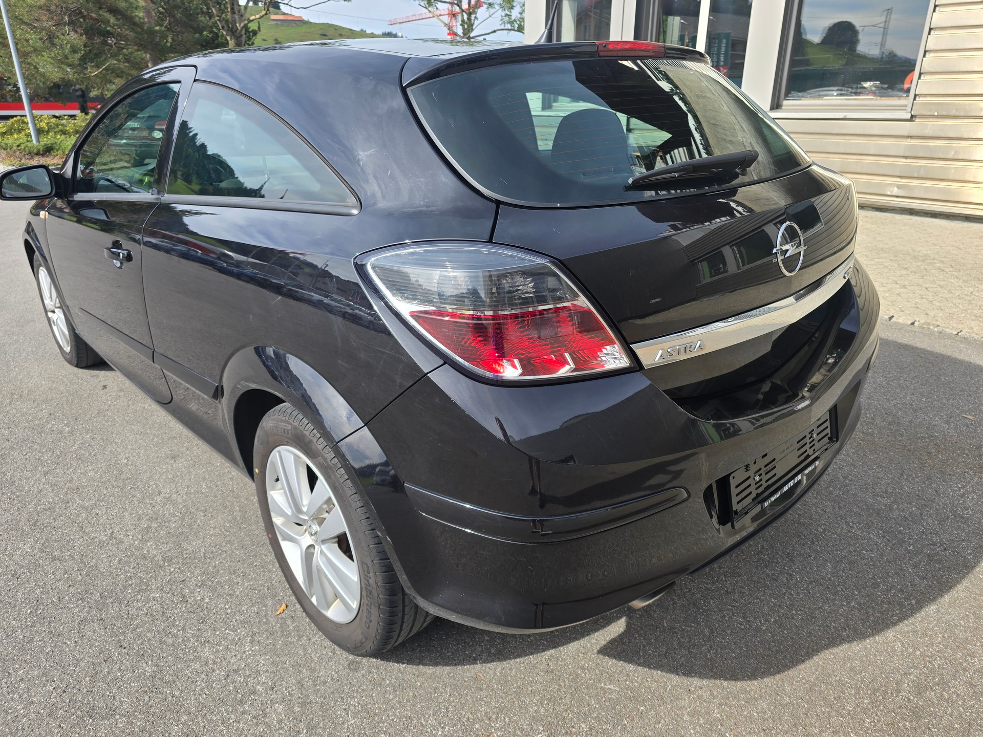 OPEL Astra GTC 1.8i 16V Sport-image-5