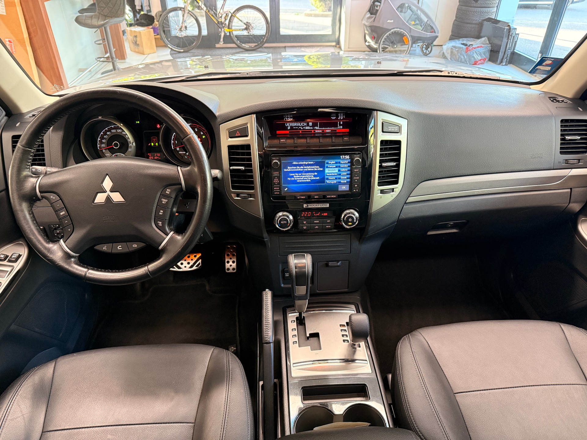 MITSUBISHI Pajero 3.2 DID Style-image-6