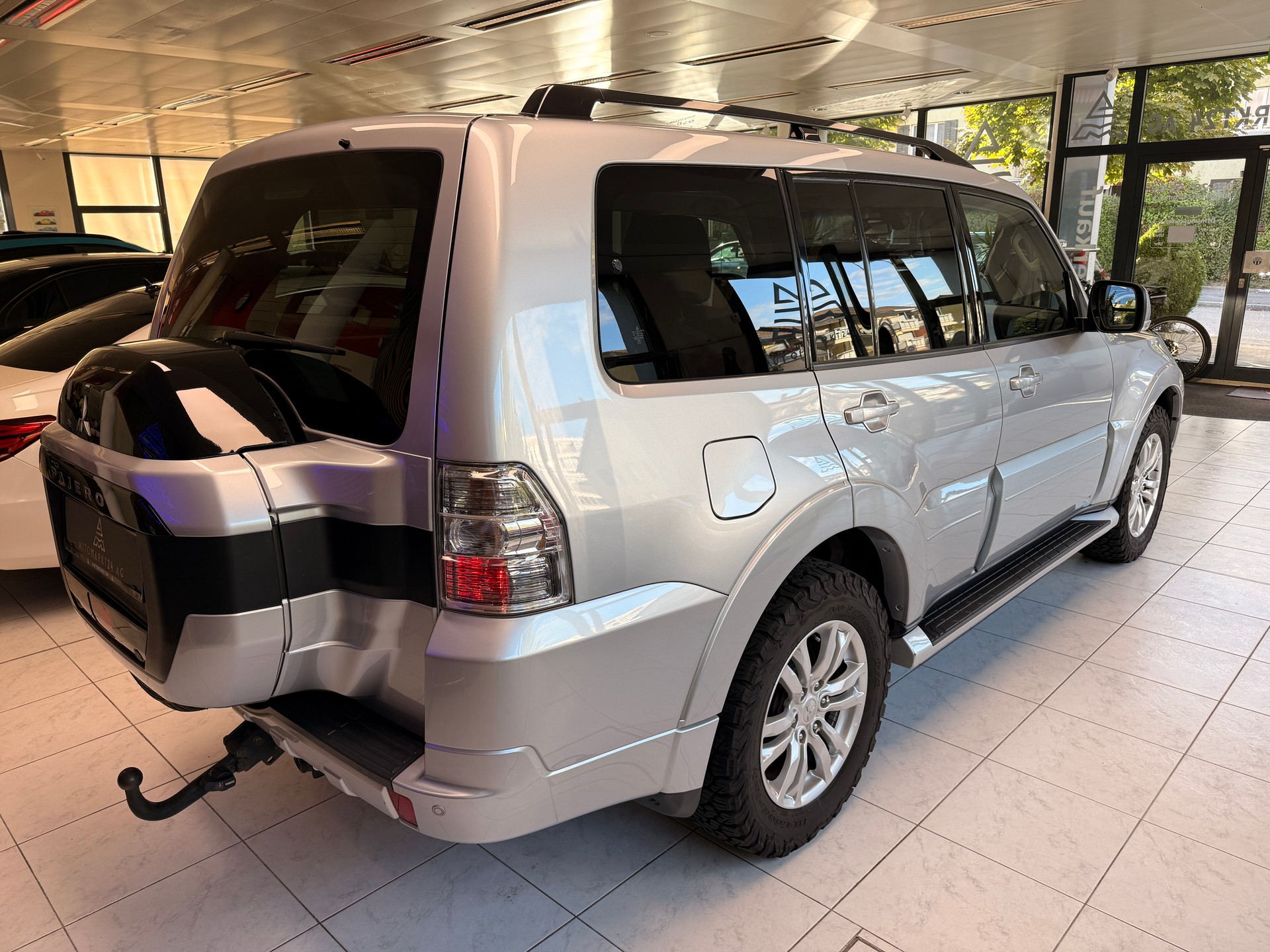 MITSUBISHI Pajero 3.2 DID Style-image-15