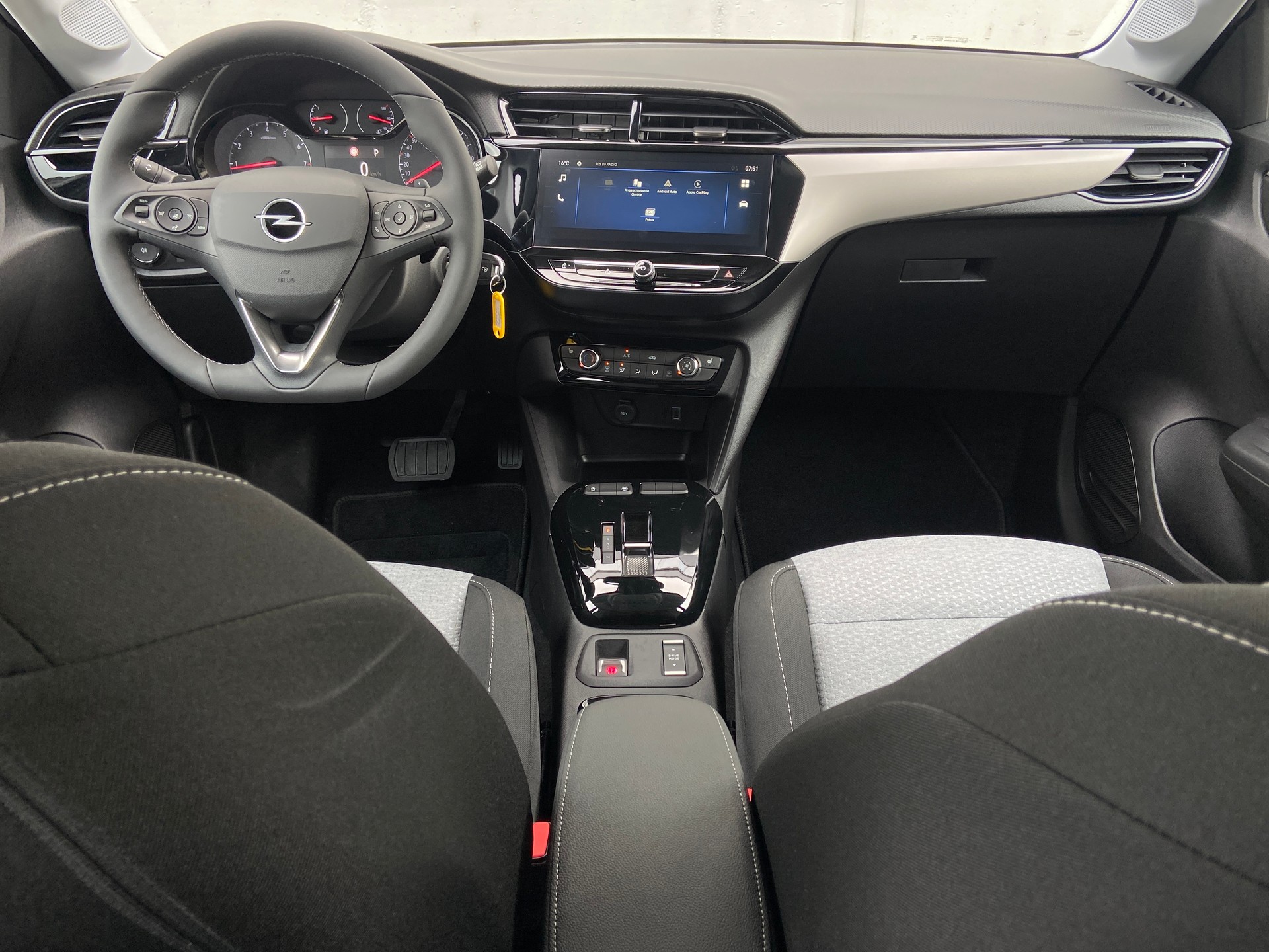 OPEL Corsa 1.2 TP Edition Automat-image-3