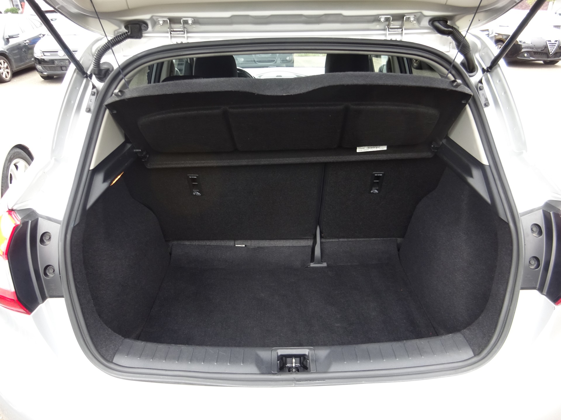 NISSAN Pulsar 1.2 DIG-T N-Connecta Xtronic CVT - MFK 9.2026-image-9