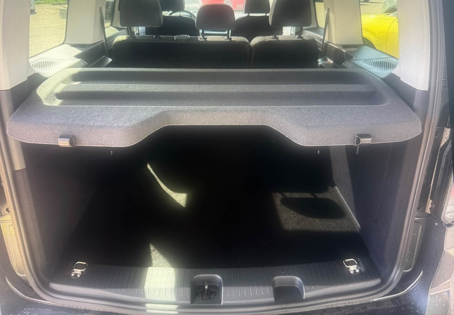 FORD TOURNEO CONNECT-image-3