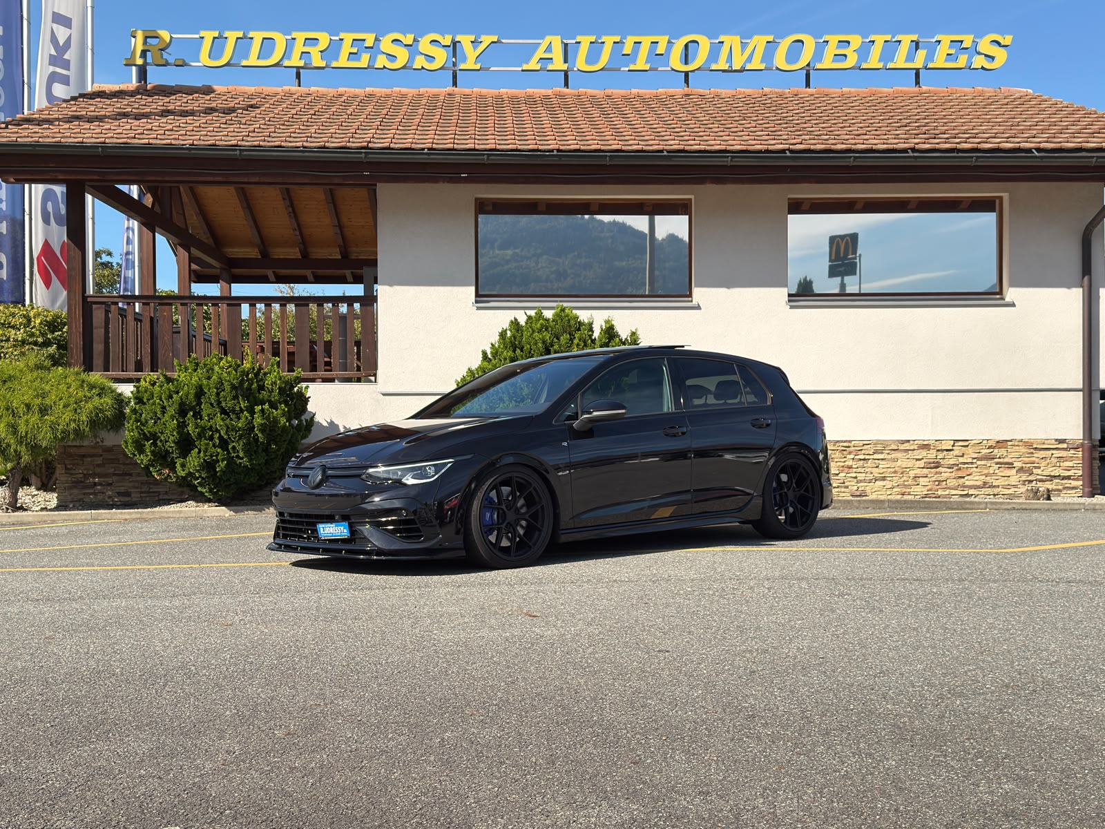 VW Golf 2.0 TSI R DSG 4Motion-image-0